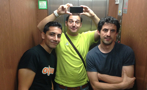 Álex, servidor y Lolo en un ascensor antes del Mola Day 2013