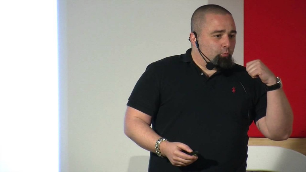 Ícaro Moyano durante su charla en Tedx Burgos(Foto: 