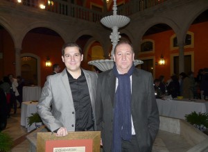 Mi padre conmigo el día en que me dieron el Premio de la Asociación de la Prensa de Sevilla (2013)